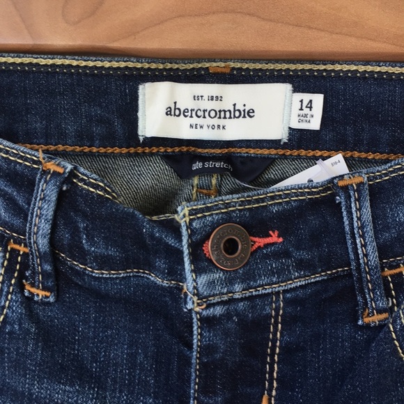 Abercrombie Jean Shorts NWT Size 00 (girls 14) - Picture 3 of 8